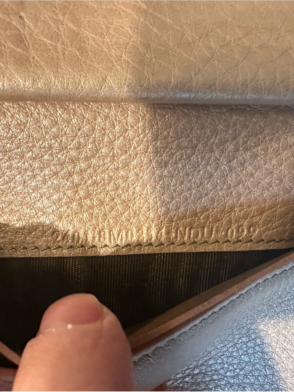Fendi Selleria Blush Leather Snap, Kisslock Wallet with Silver Hardware - Picture 10 of 10